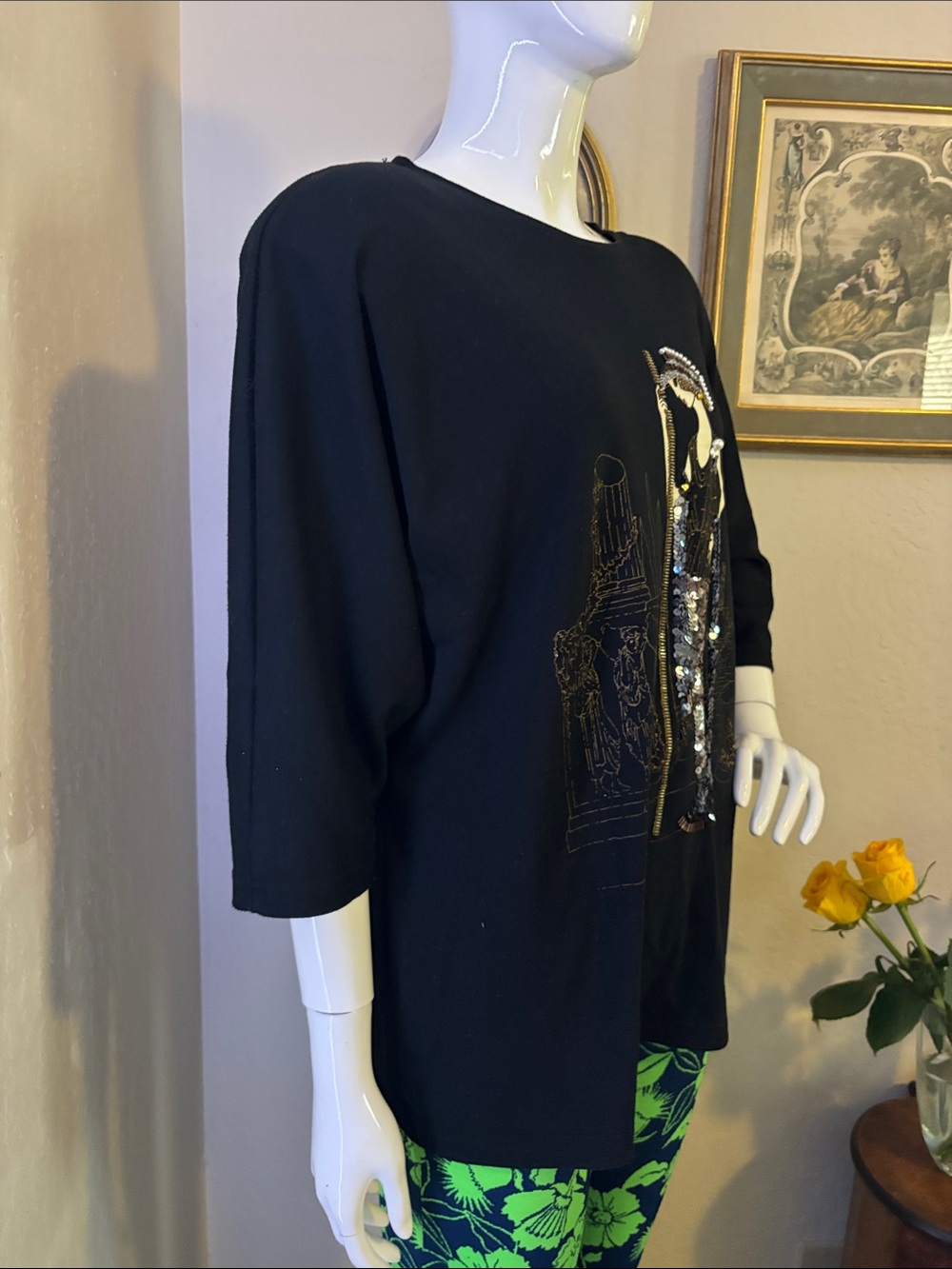 Black Sequin Embellished Graphic Women's Sweatshirt - Picture 7 of 11